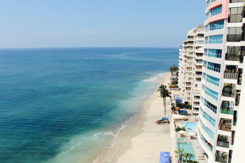 chambre-hote-TOURTOUR-min_beach_ocean_shore_hotel_palm_tree-33726